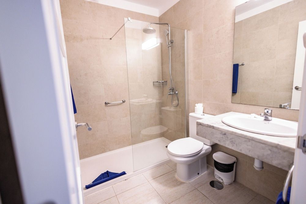 Caybeach Sun Classic Apartment, 2 Bedrooms (5 Adults) 4