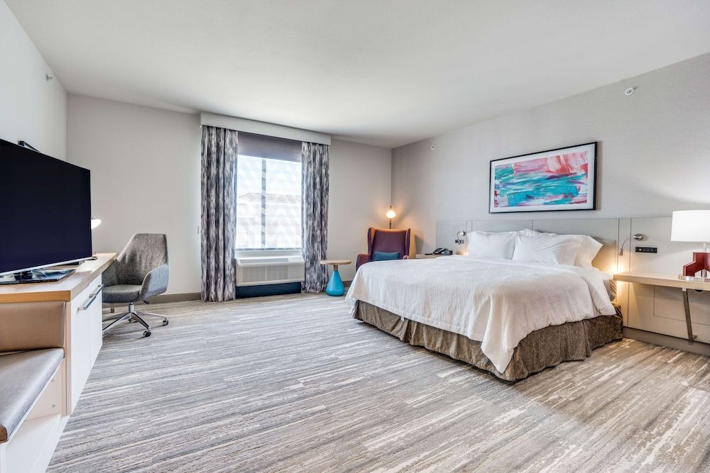 Room, 1 King Bed, Accessible, Bathtub