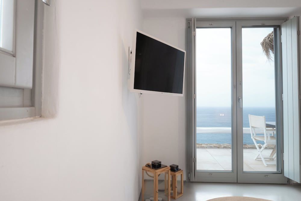 The Summit of Mykonos Panoramic Suite, Sea View 17