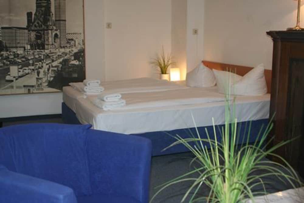 Hotel Seifert Berlin am Kurfürstendamm Standard Double Room (Plus) 4