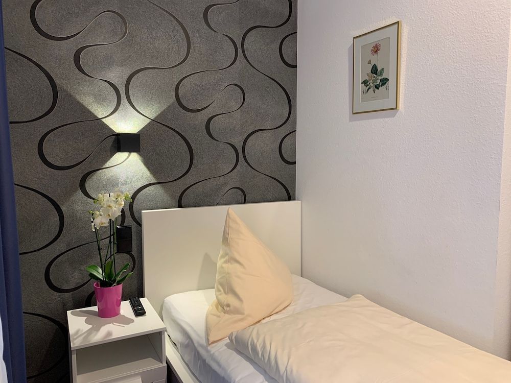 Classic Single Room