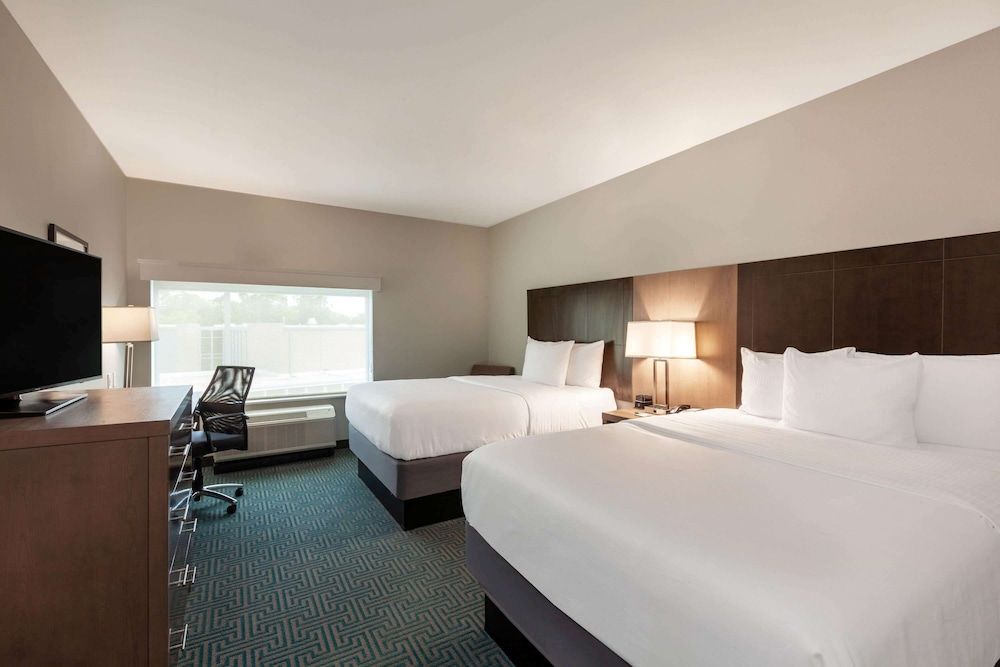 Room, 2 Queen Beds, Accessible, Non Smoking (Mobility/Hearing Impaired Room)