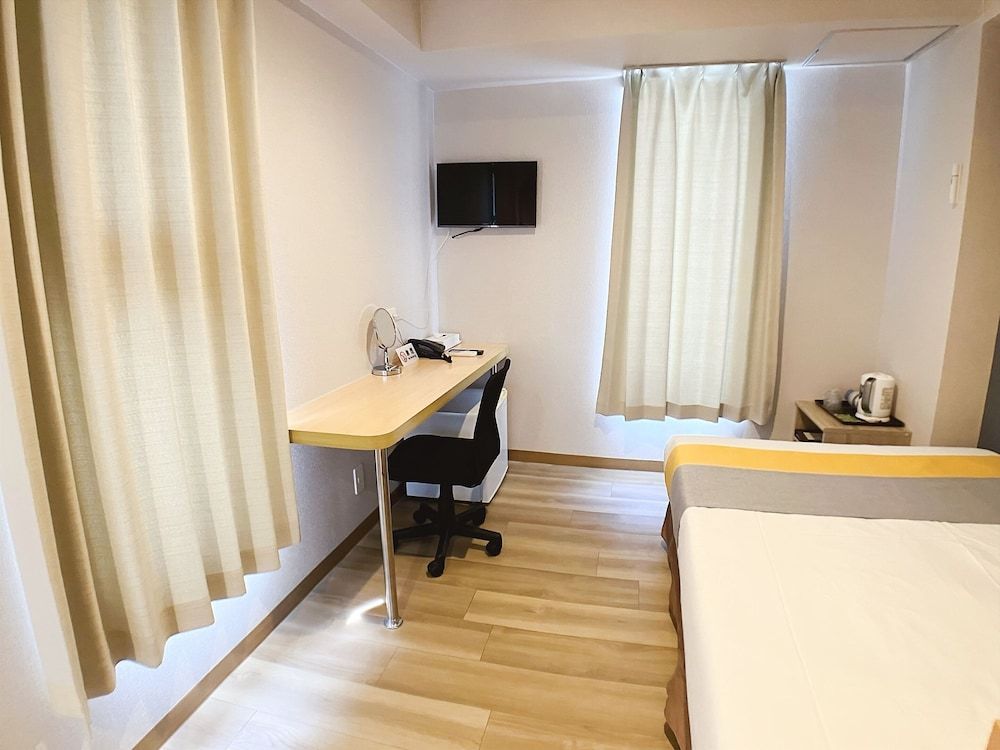 Semi Double Room