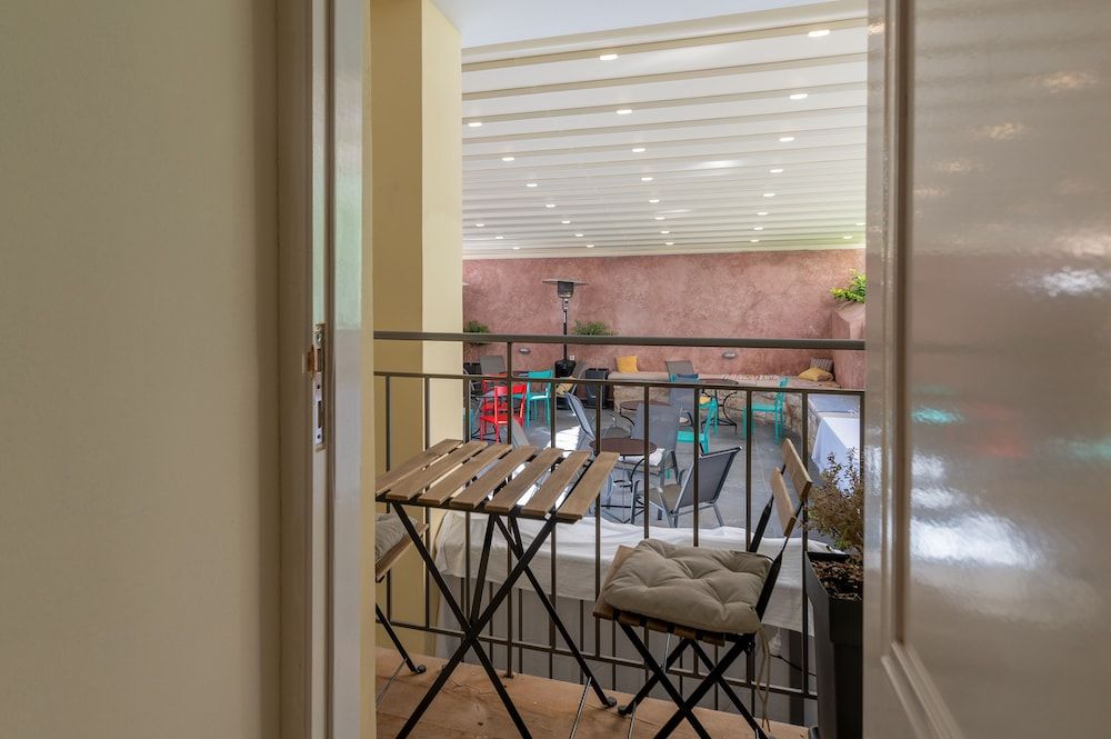 Plaka Arch Suites Junior Suite 7
