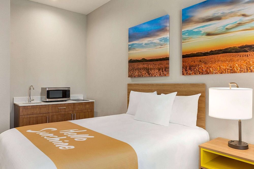 Deluxe Double Room, 2 Queen Beds, Non Smoking, Kitchenette