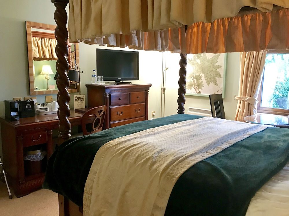 Four Poster Double Room