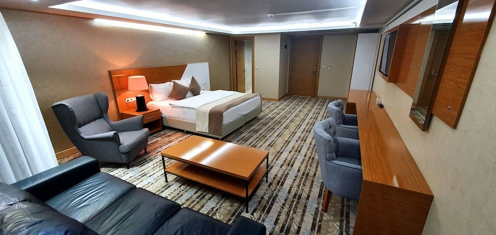 undefined Bulvar Hotel 10