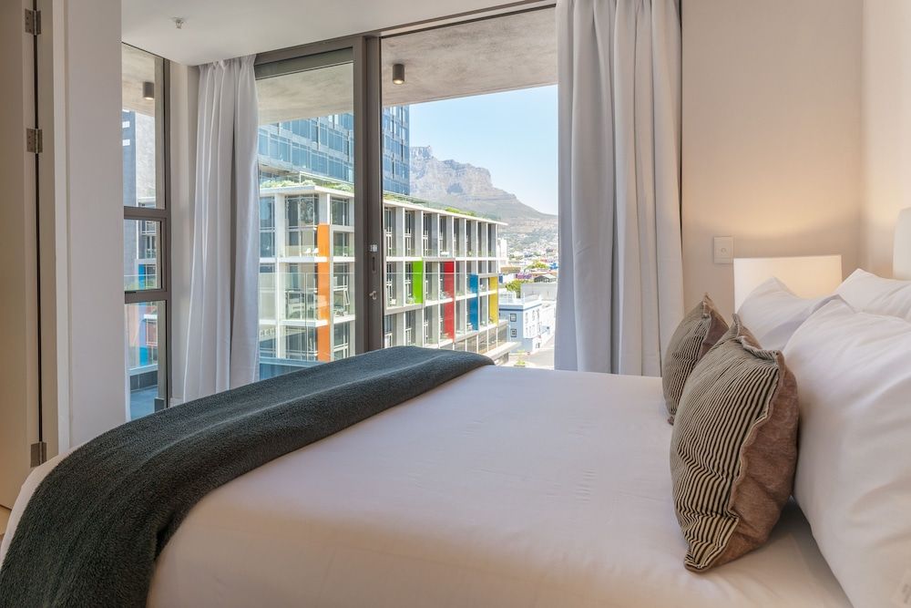 Mirage - WHosting Luxury Suite, 1 Bedroom, Kitchen, Mountain View 2