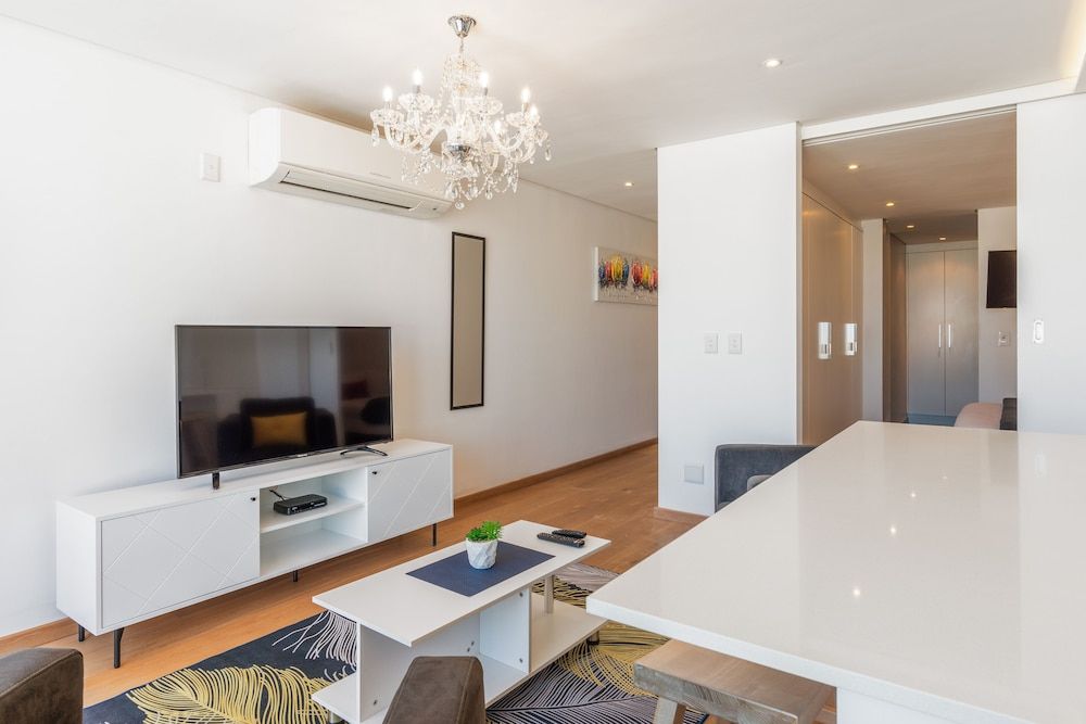 Mirage - WHosting Luxury Suite, 1 Bedroom, Kitchen, Mountain View 18