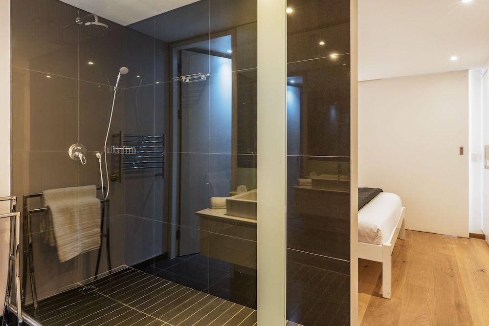 Mirage - WHosting Luxury Suite, 1 Bedroom, Kitchen, Mountain View 13