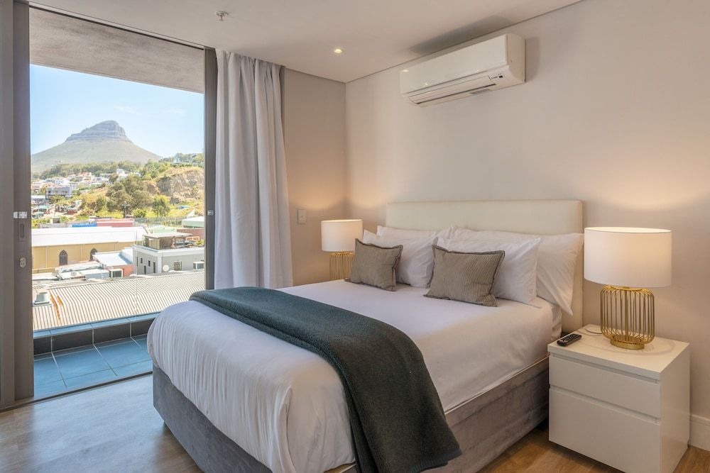 Mirage - WHosting Luxury Suite, 1 Bedroom, Kitchen, Mountain View 3