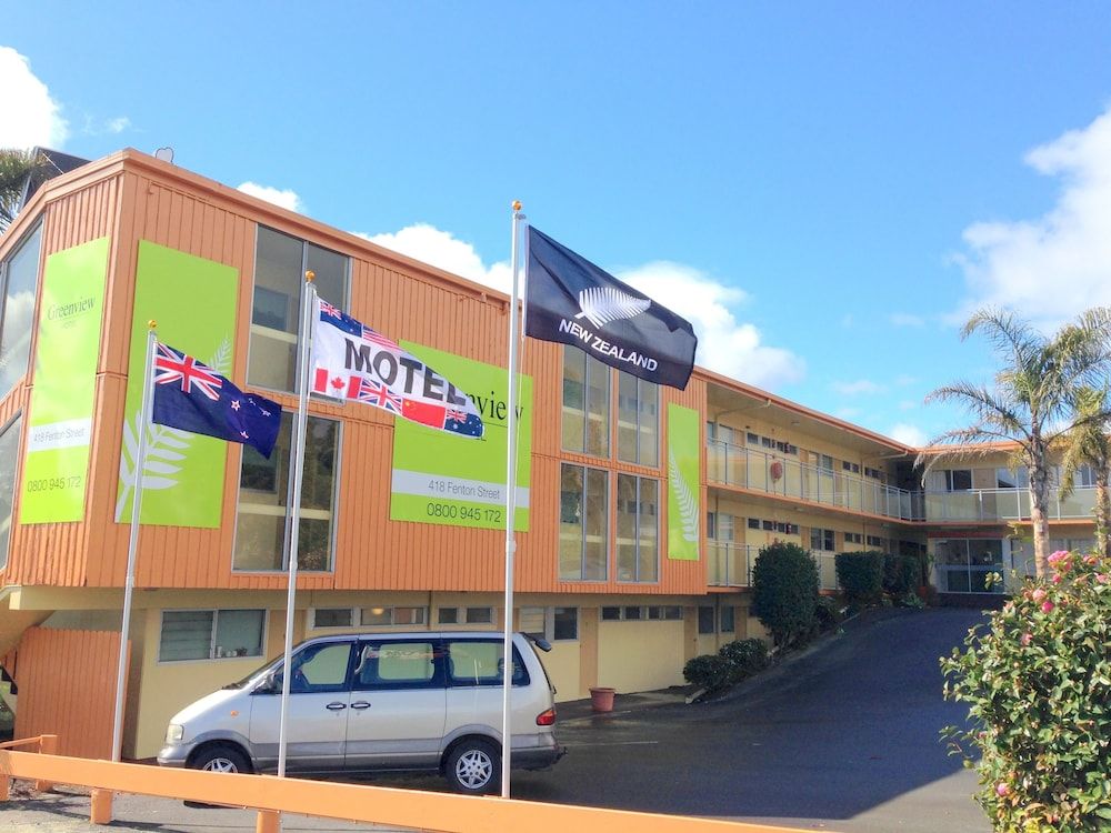 undefined Greenview Motel 8