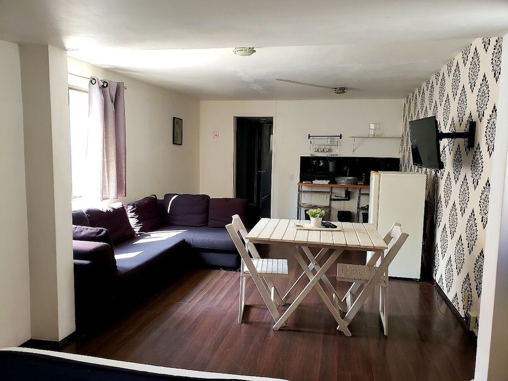 Singular Goldsmith Luxury Suite