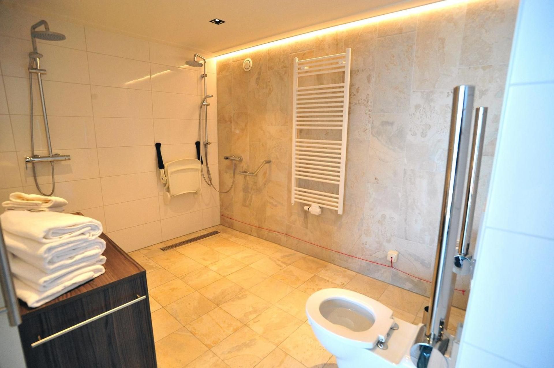 Deluxe Twin Room with Sea View - Disability access