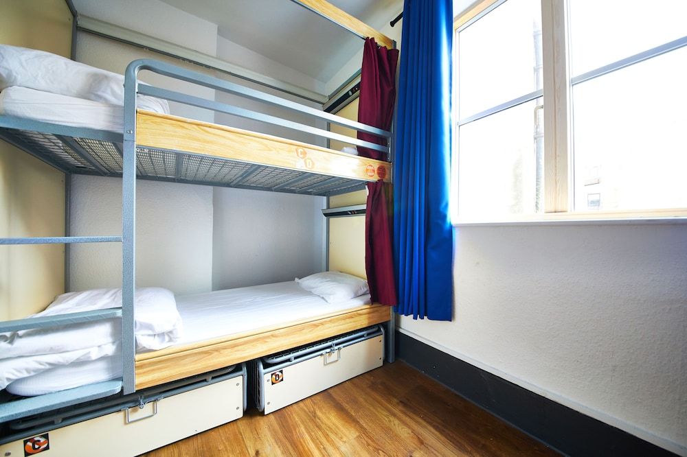 Bed in 4 Bed Dorm with Shared Bathroom