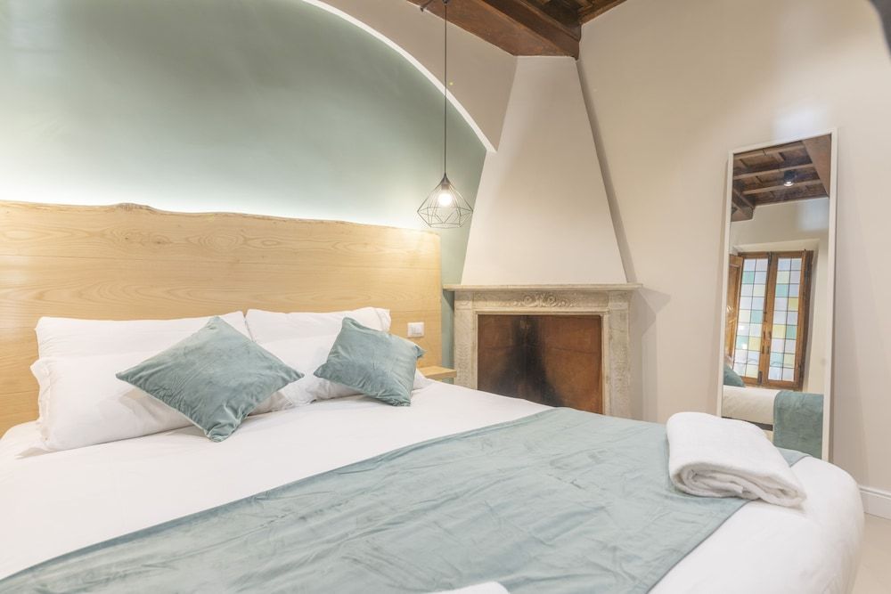 Campo de' Fiori 34 Standard Double Room 4