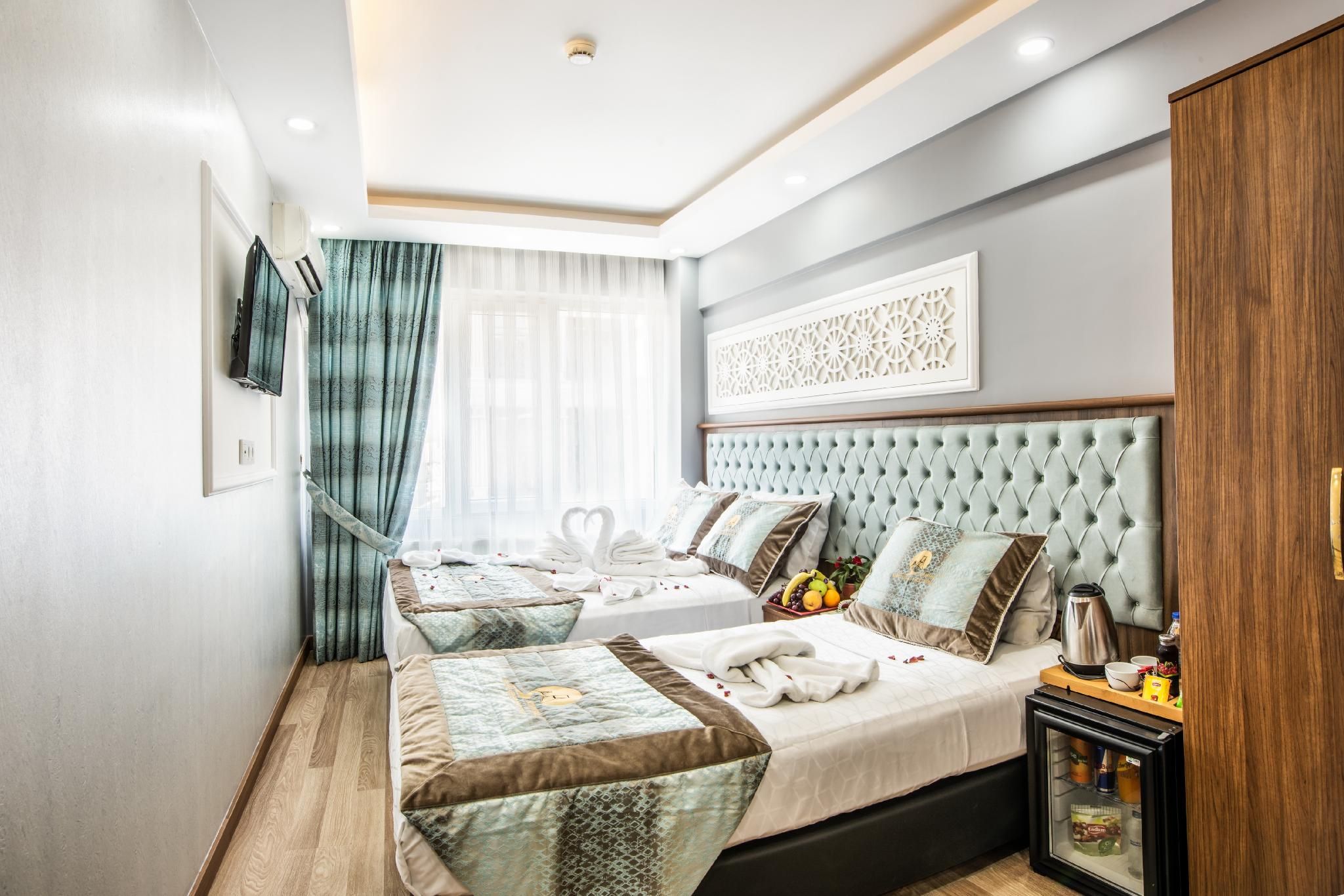 Istanbul Sirkeci Otel Triple Oda 8