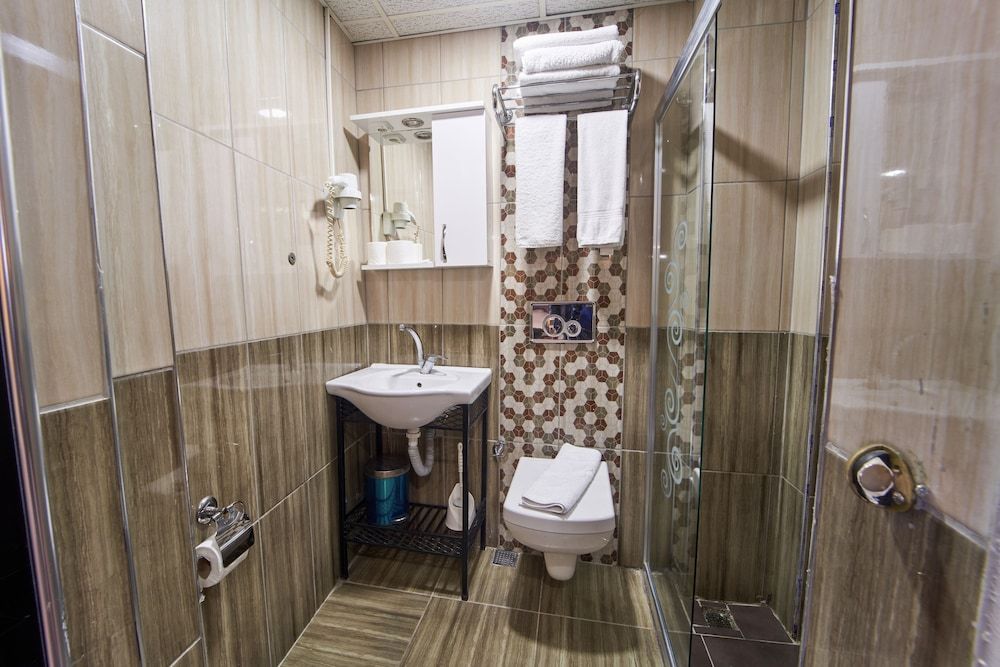 Istanbul Sirkeci Otel Standard Triple Room 14