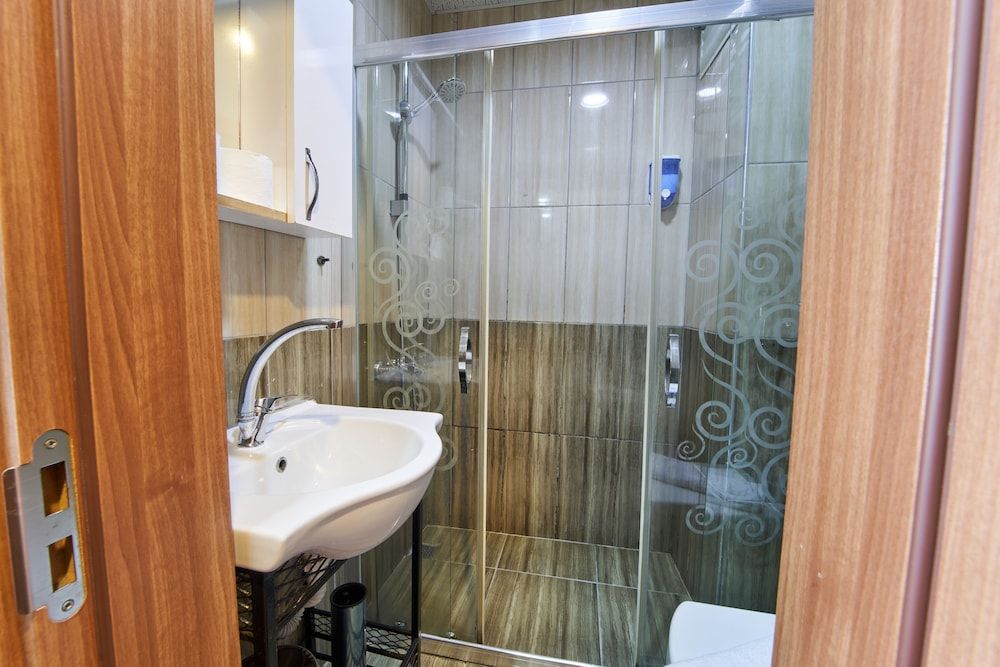 Istanbul Sirkeci Otel Standard Triple Room 15