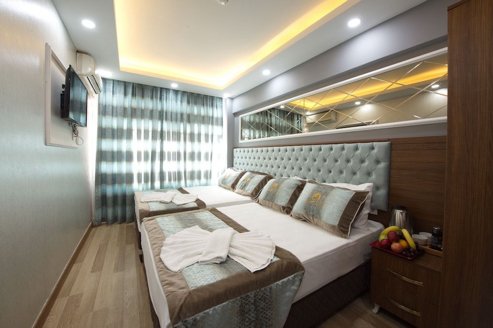 Istanbul Sirkeci Otel Standard Triple Room 2