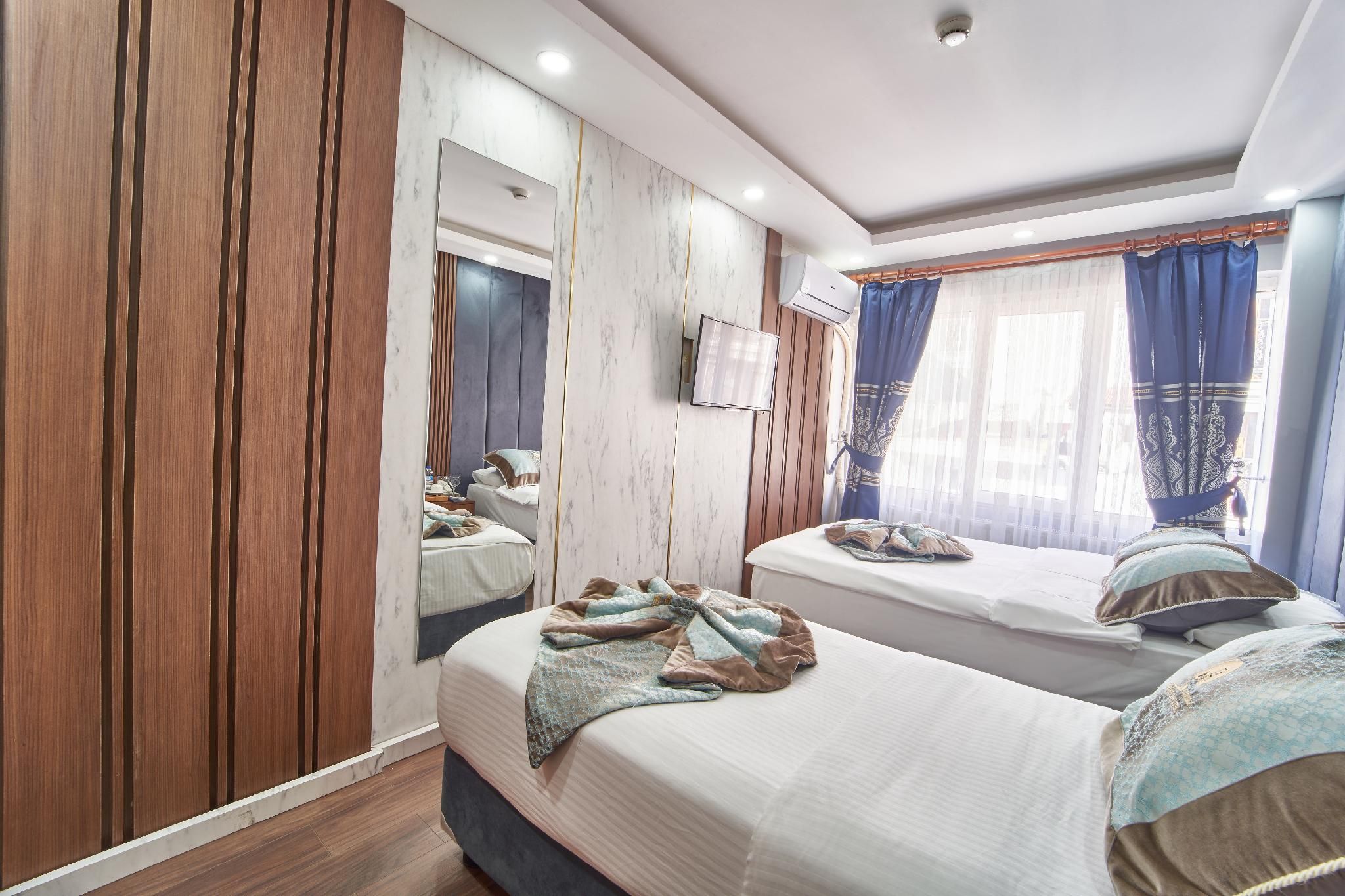 Istanbul Sirkeci Otel Triple Oda 6