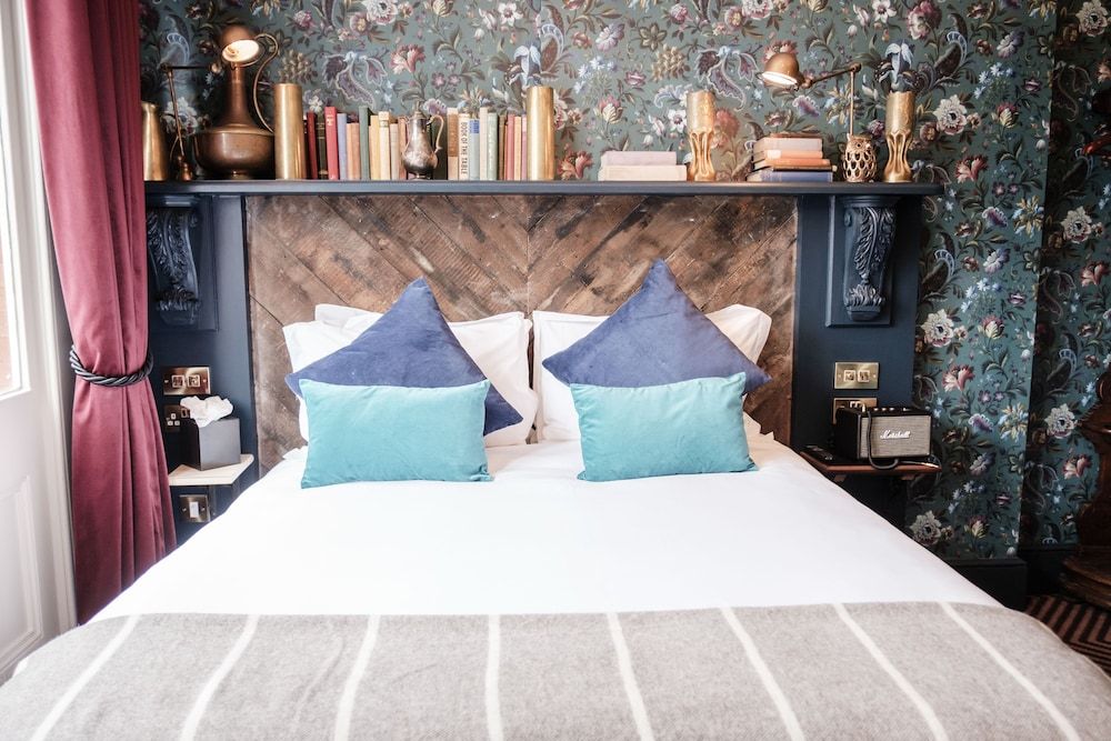 Half Moon Petite Double Room 4