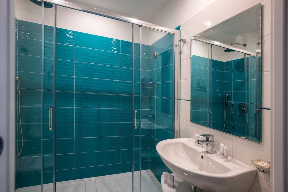 Hotel Isabella Classic Double or Twin Room 7