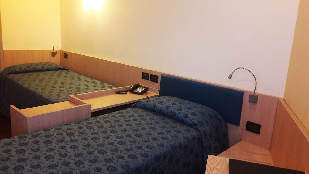 Hotel Esperia Standard Twin Room, Balcony 3