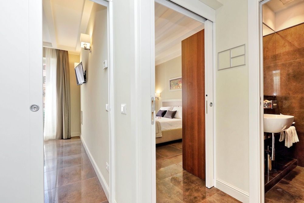 undefined Piazza Venezia Grand Suite 9