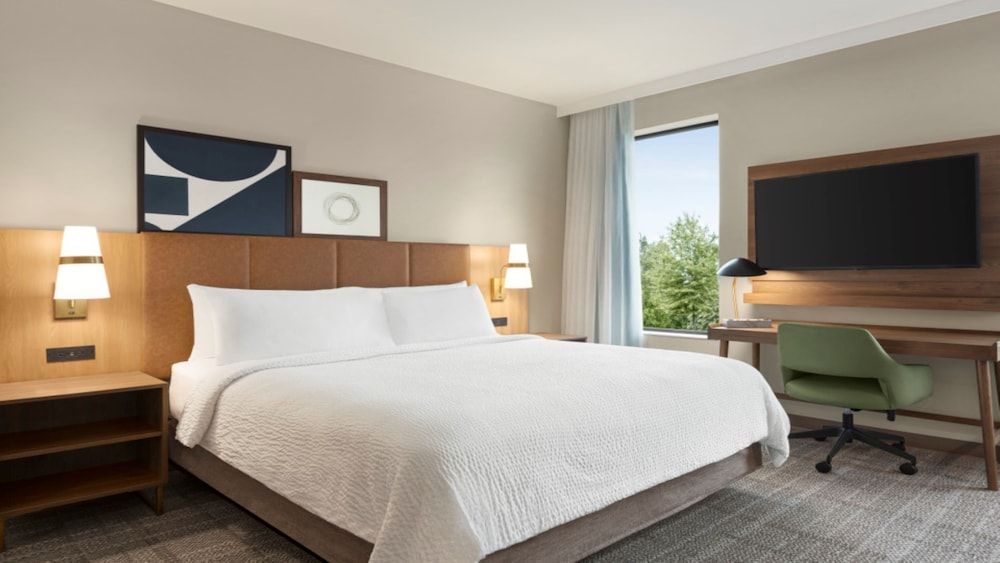 Studio Suite, 1 King Bed, Accessible, Kitchen (Communications)
