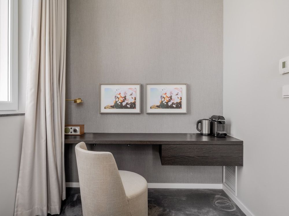 Numa Brussels Lief XL Room, Separate Living Area, Bathtub 12