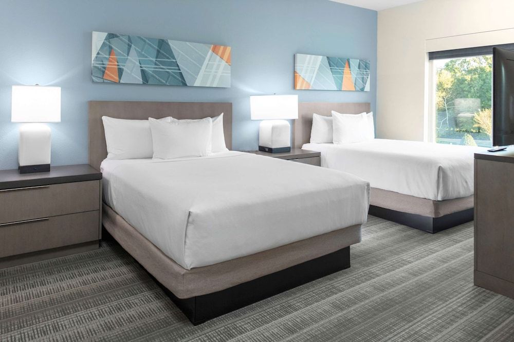 Studio Suite (2 Queen Beds with Sofa Bed)