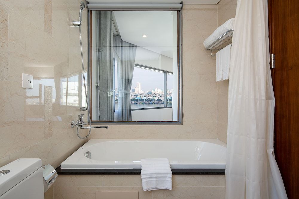 Val Soleil Hotel Suite, 1 King Bed 4