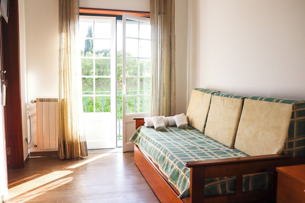 Hotel Louro Family Room 2