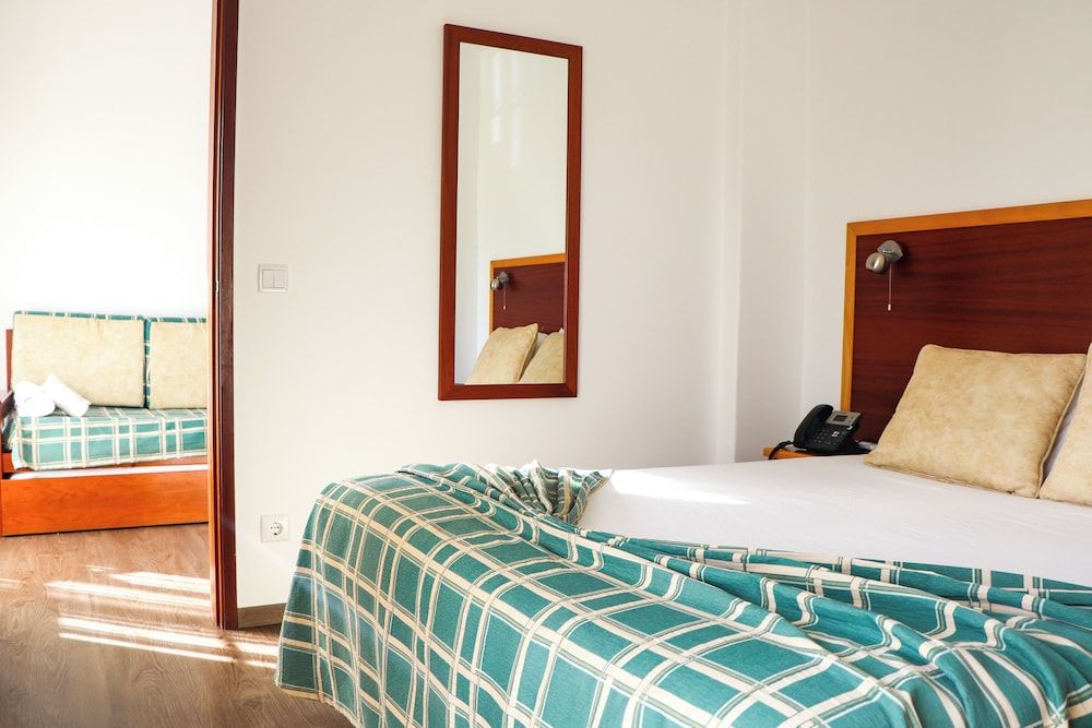 Hotel Louro Family Room