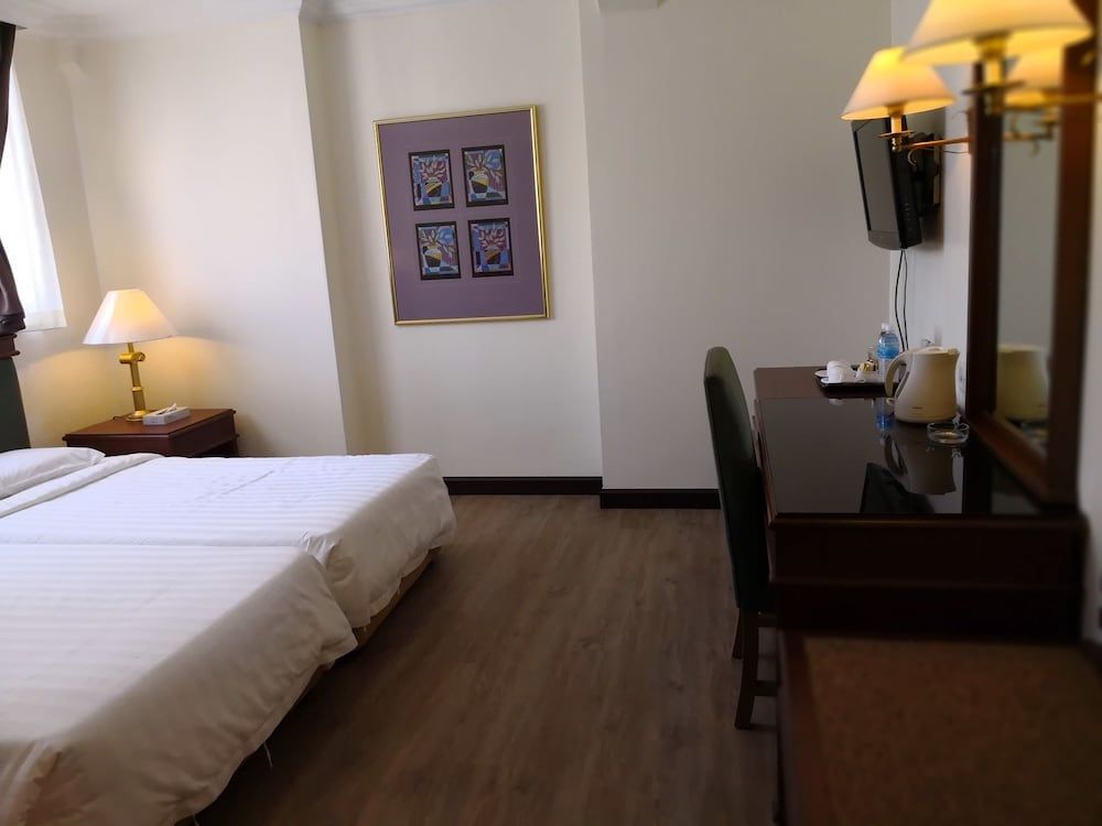 The Executive Hotel Lahad Datu Deluxe Double Room 2