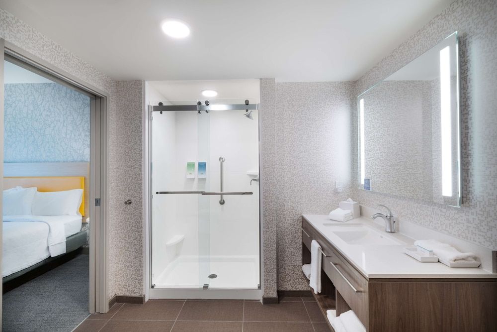 Home2 Suites by Hilton Brunswick Studio, 2 Queen Beds, Non Smoking 5