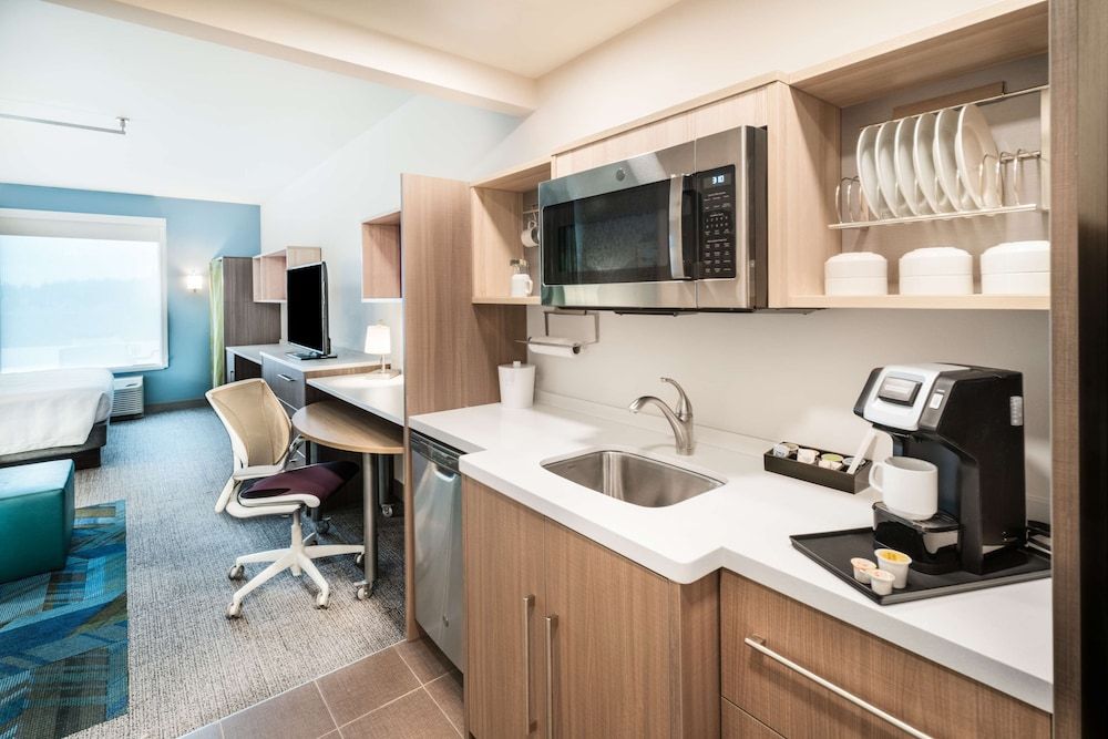 undefined Home2 Suites by Hilton Brunswick 4