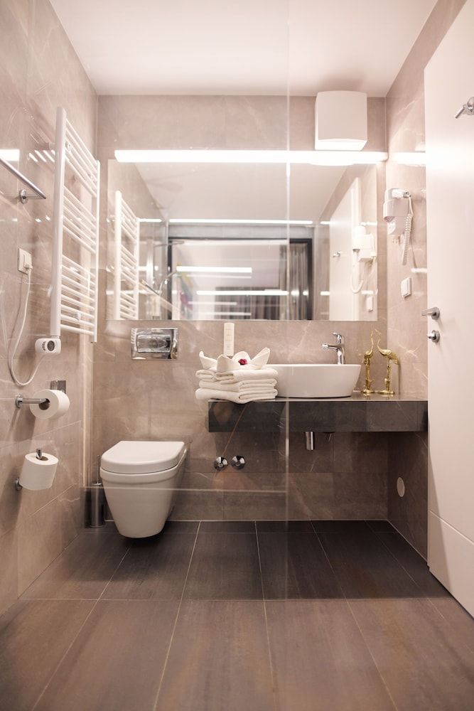 Hotel Paris Standard Double Room, Partial Sea View 7