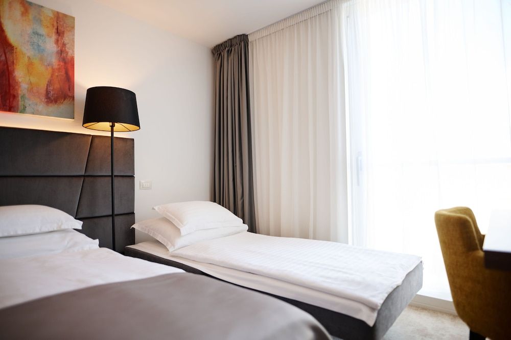 Hotel Paris Family Triple Room, Sea View 3