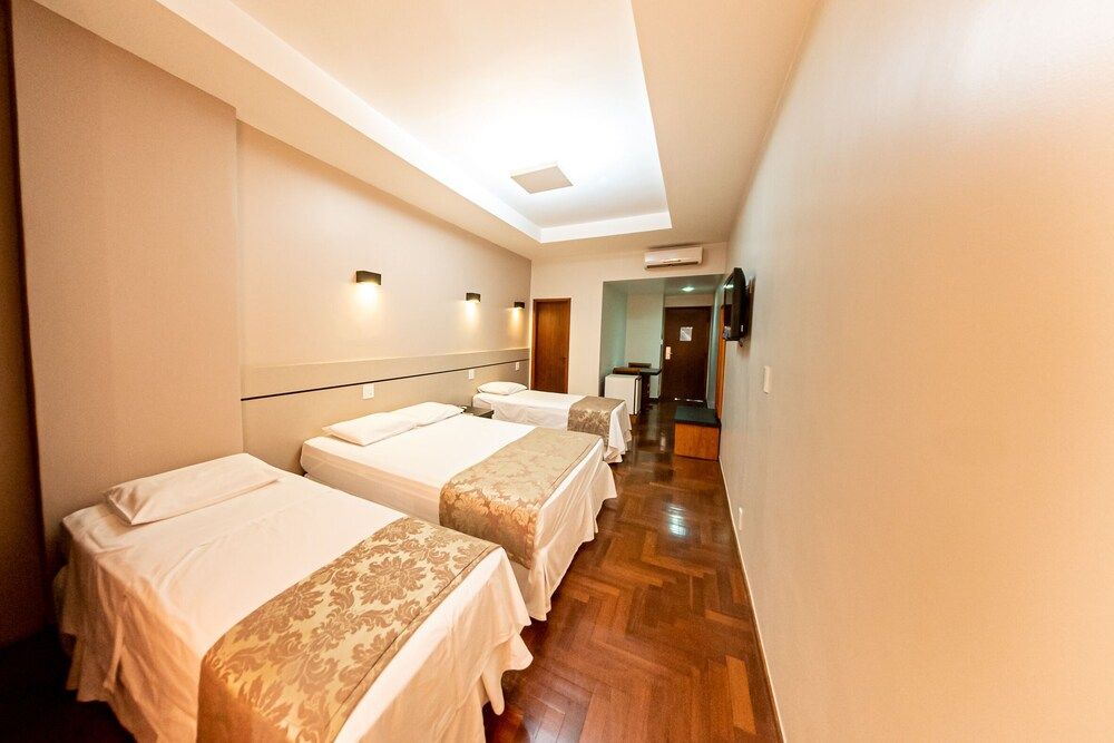 Serrano Residencial Hotel Quadruple Room