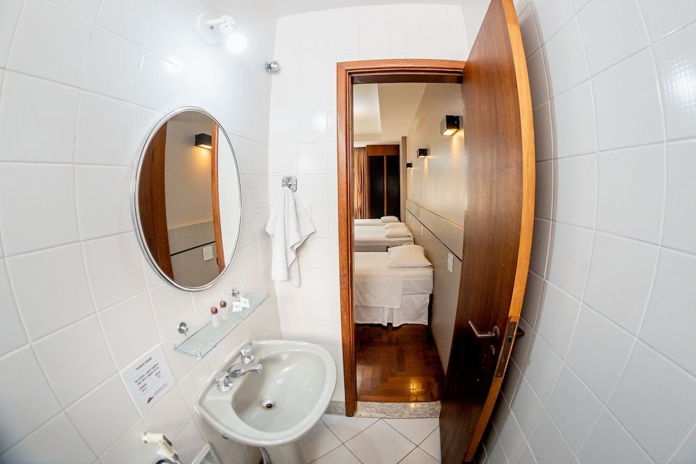 Serrano Residencial Hotel Quadruple Room 3