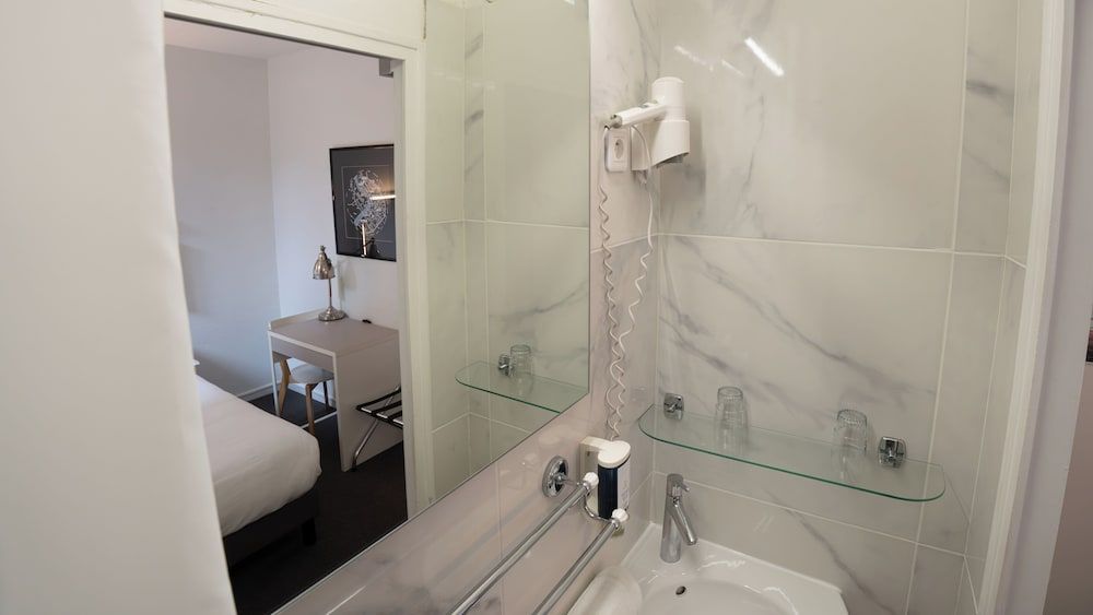 Hotel des Grands Hommes - Bordeaux Centre Classic Double Room 4