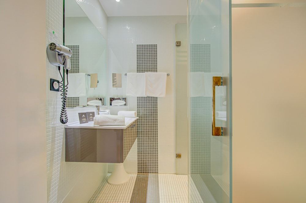 Le Madeloc Hôtel & Spa Family Quadruple Room 4