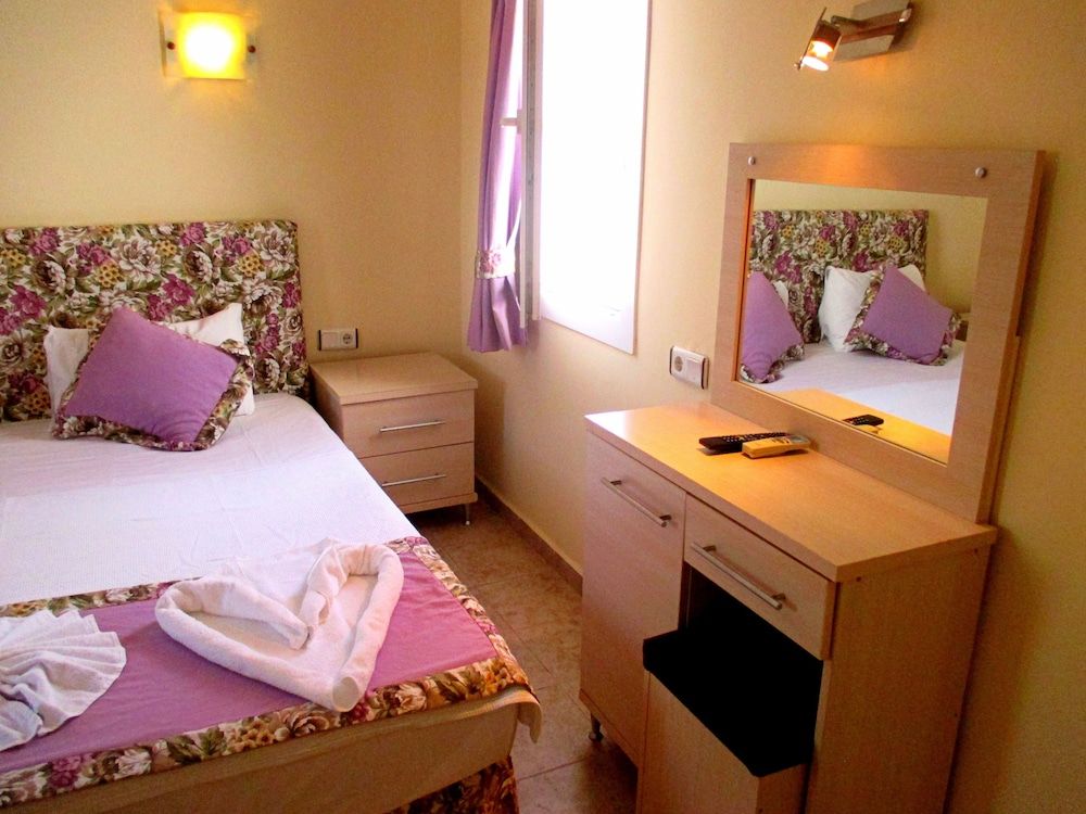 Canna Garden Hotel - Adults Only Standard Room 5