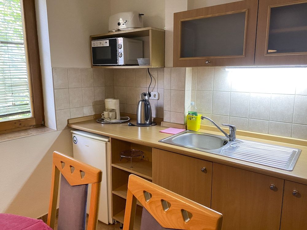 Gold Apartments Family Apartment, 2 Bedrooms, Balcony, Garden View 11