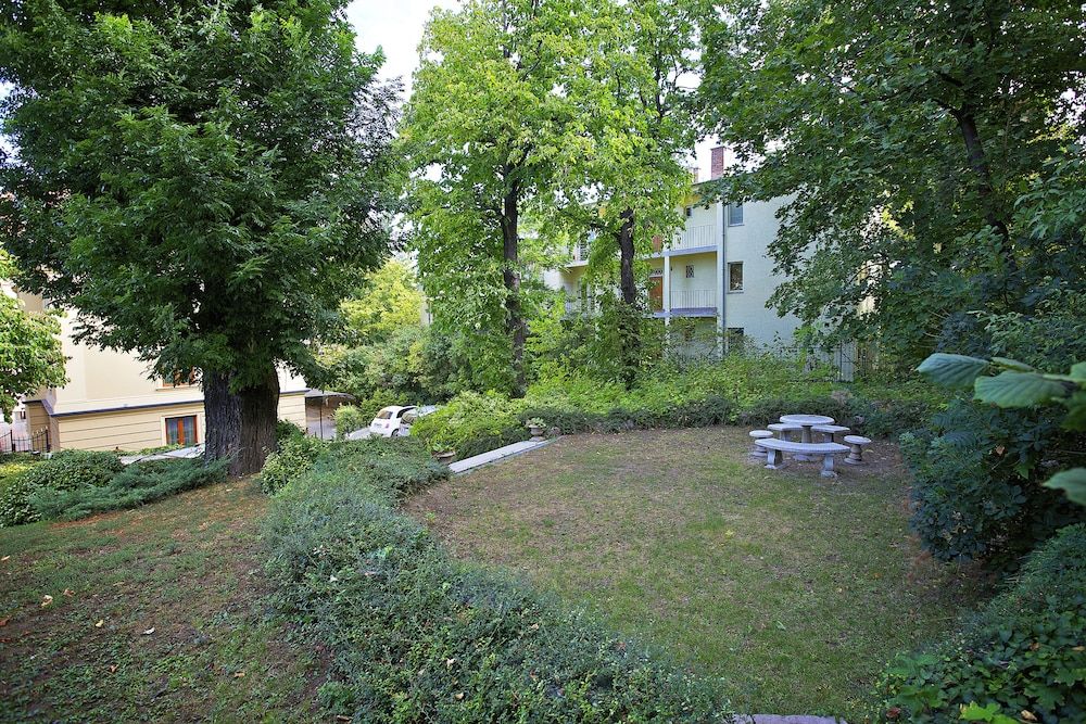 undefined Gold Apartments 10