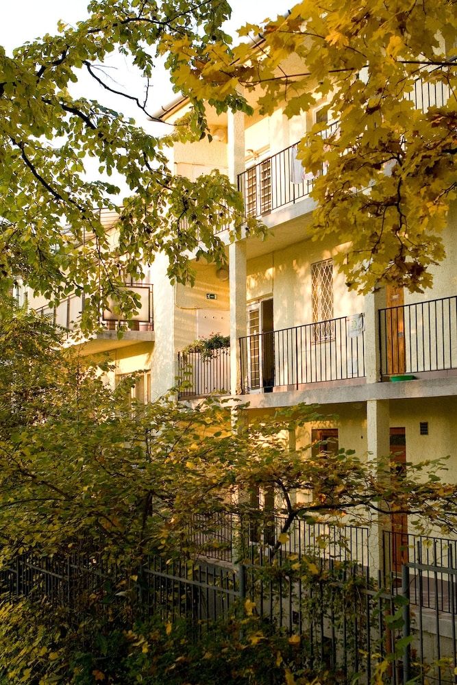 undefined Gold Apartments 8