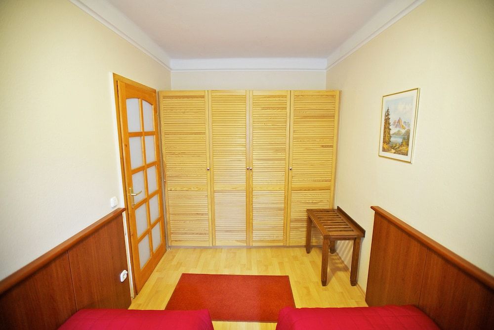 Gold Apartments Comfort Apartment, 2 Bedrooms, Balcony, Garden View 11