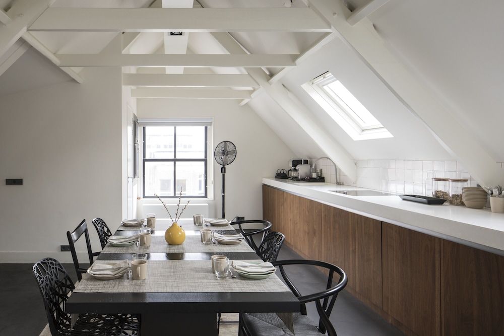 undefined COMMUNE suites 4